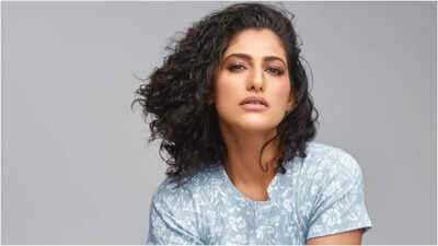 Did Kubbra Sait just take a dig at actors undergoing surgery for unrealistic body standards? says, ‘Why are we insecure? | Hindi Movie News