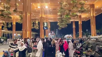 Iran conflict: Flyers stuck at airports as 900 flights cancelled | India News