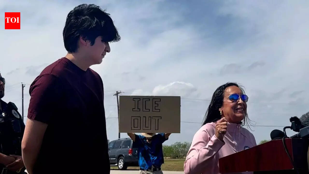 Tears, relief and reunion: Mariachi-playing Texas brothers freed after weeks in ICE custody