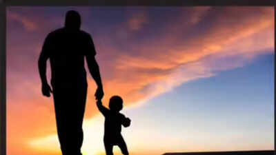 SC urges govt to bring in law on paternity leave | India News