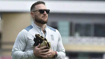 ‘Beer, vape, golf clique’: Brendon McCullum faces damning Ashes allegations | Cricket News