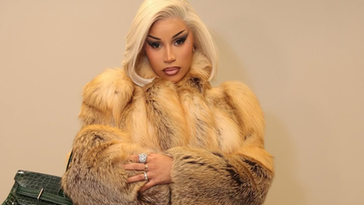 Cardi B apologizes after accidentally splashing a fan during the Houston concert on little miss drama tour |