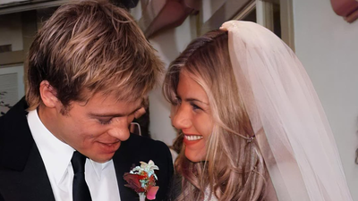 Jennifer Aniston and Brad Pitt’s 2020 SAG Awards backstage reunion still defines Hollywood’s most memorable ex-spouse moment | English Movie News