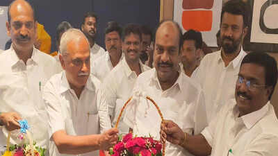 Puducherry Assembly Elections: Puducherry assembly polls: Seat deadlock ends; Congress gets 16, DMK 14 | India News