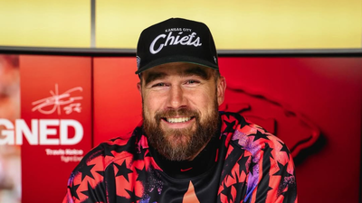 Travis Kelce shares sweet moment with Taylor Swift photo during USD 12M Chiefs signing | English Movie News