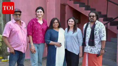 Suchitra Mohanlal visits Saritha on ‘Aarambham’ sets; Emotional reunion ahead of actress’ Malayalam comeback | Malayalam Movie News