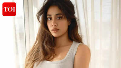 Janhvi Kapoor recalls seeing her morphed image on a porn site at 15; confronts paps for ‘zooming into a woman’s body’ | Hindi Movie News
