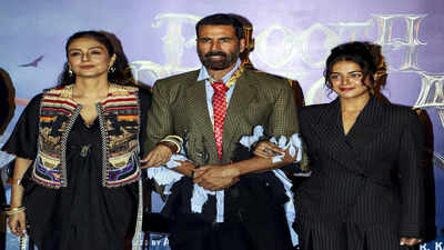 Akshay Kumar pranks Wamiqa Gabbi on ‘Bhooth Bangla’ set ahead of Priyadarshan film release on April 17 – Watch VIDEO | Hindi Movie News