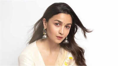 ‘RRR’ cast returns? Alia Bhatt in talks for Prashanth Neel’s ‘Dragon’ opposite Jr NTR – Reports | Hindi Movie News