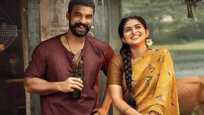‘Pallichattambi’ box office collections day 1: Tovino Thomas film starts with Rs 8.20 crore; Slow opening for period action drama | Malayalam Movie News