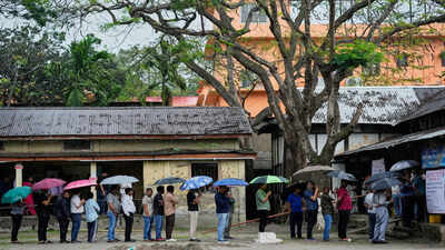 20% of 1,478 fighting Bengal phase-1 polls crorepatis. The poorest has Rs 500 assets | India News