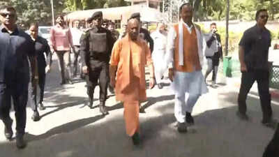 Yogi Adityanath Protests Women’s Reservation Bill Failure with ‘Jan Aakrosh Mahila Padyatra’ | India News