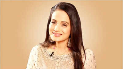 Ameesha Patel: ‘Ye to Tara Singh ki amanat hai’: Ameesha Patel recalls how a crowd stopped Bobby Deol from hugging her during ‘Humraaz’ shoot | Hindi Movie News