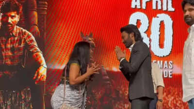 Dhanush: Female fan kneels before Dhanush at ‘Kara’ event; ‘Do not worship celebrities,’ React netizens | Tamil Movie News