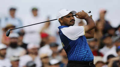 Gaganjeet Bhullar holds fort in Singapore Open while India searches for successors | Golf News