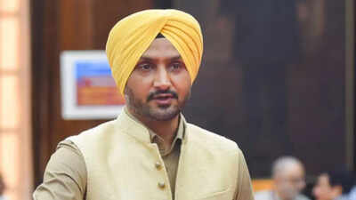 Harbhajan Singh: Former India cricketer Harbhajan Singh joins BJP, quits Aam Aadmi Party | Cricket News