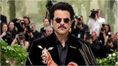Met Gala 2026: Anil Kapoor wins the Met Gala 2026 AI trend by reimagining Majnu Bhai’s iconic painting from ‘Welcome’ as couture; fans react | Hindi Movie News