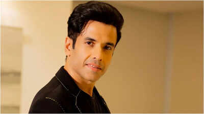 Tusshar Kapoor shares 25-year-old tickets of ‘Mujhe Kucch Kehna Hai’ as the 2001 film celebrates its silver jubilee |