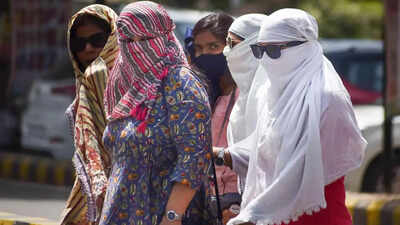 India Issues Heatwave Alert: Red, Orange, and Yellow Warnings Across Multiple States | India News