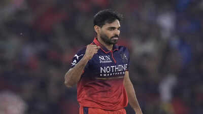 IPL 2026 Purple Cap: Bhuvneshwar Kumar’s 4/23 vs MI powers him back to top of wicket charts | Cricket News