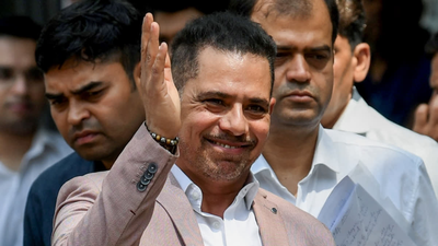 Vadra withdrawsplea, will appear before trial court