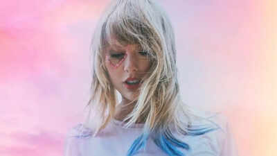 Taylor Swift: Song’s lyrics of the day by Taylor Swift: ‘And all of my heroes die all alone, Help me hold onto you’ |