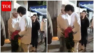 Ajith Kumar: Vijay and Trisha Krishnan reach Ajith Kumar’s residence; Offer condolences after mother Mohini Mani’s demise | Tamil Movie News