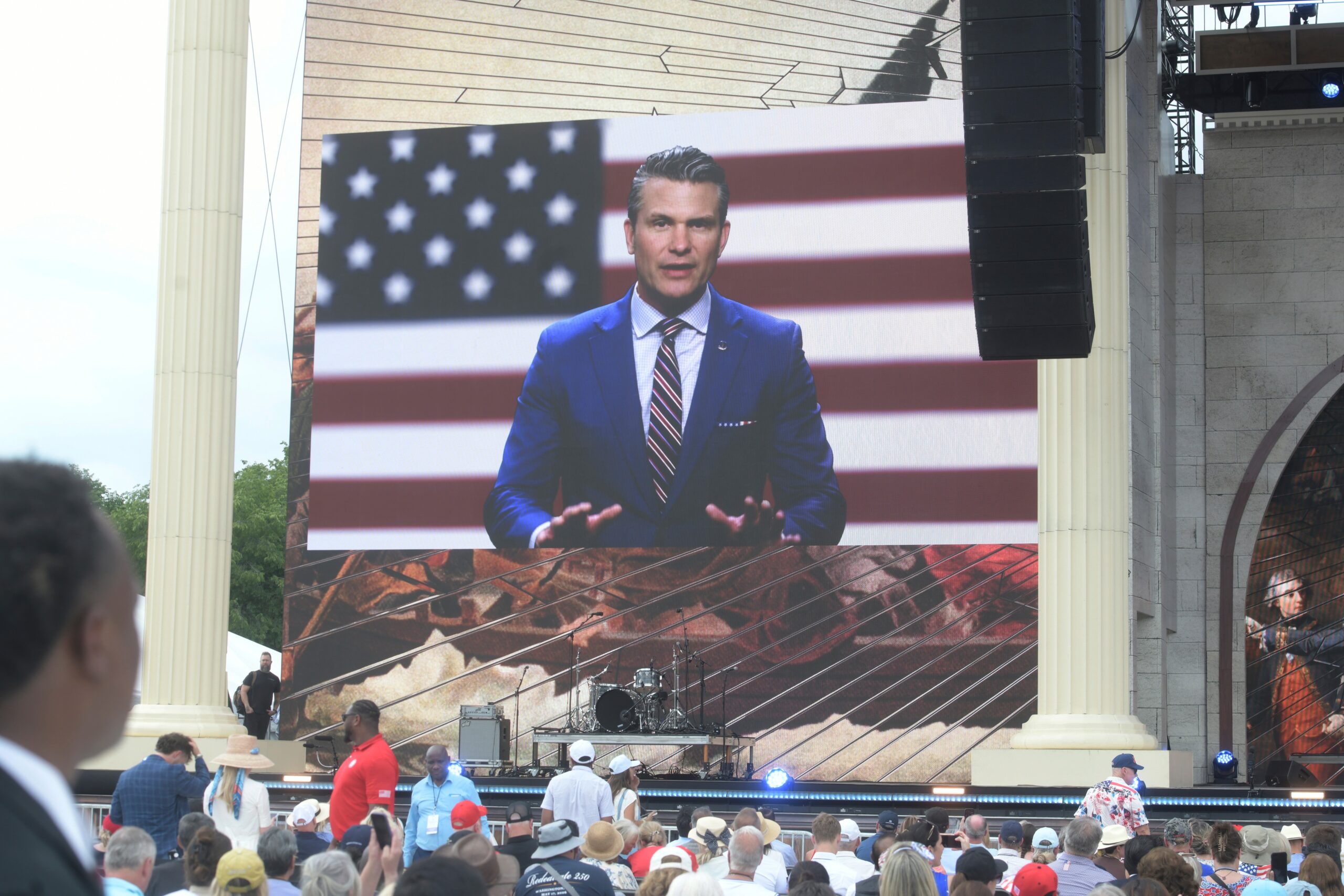 Hegseth enters the war between Donald Trump and Thomas Massie
