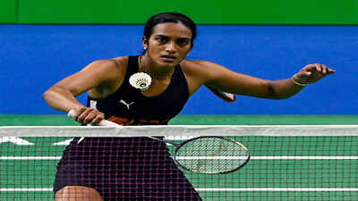 Indian badminton icon PV Sindhu storms into Singapore Open quarterfinals | Badminton News