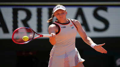 Elena Rybakina crashes out as scorching Paris heat turns French Open into survival test | Tennis News