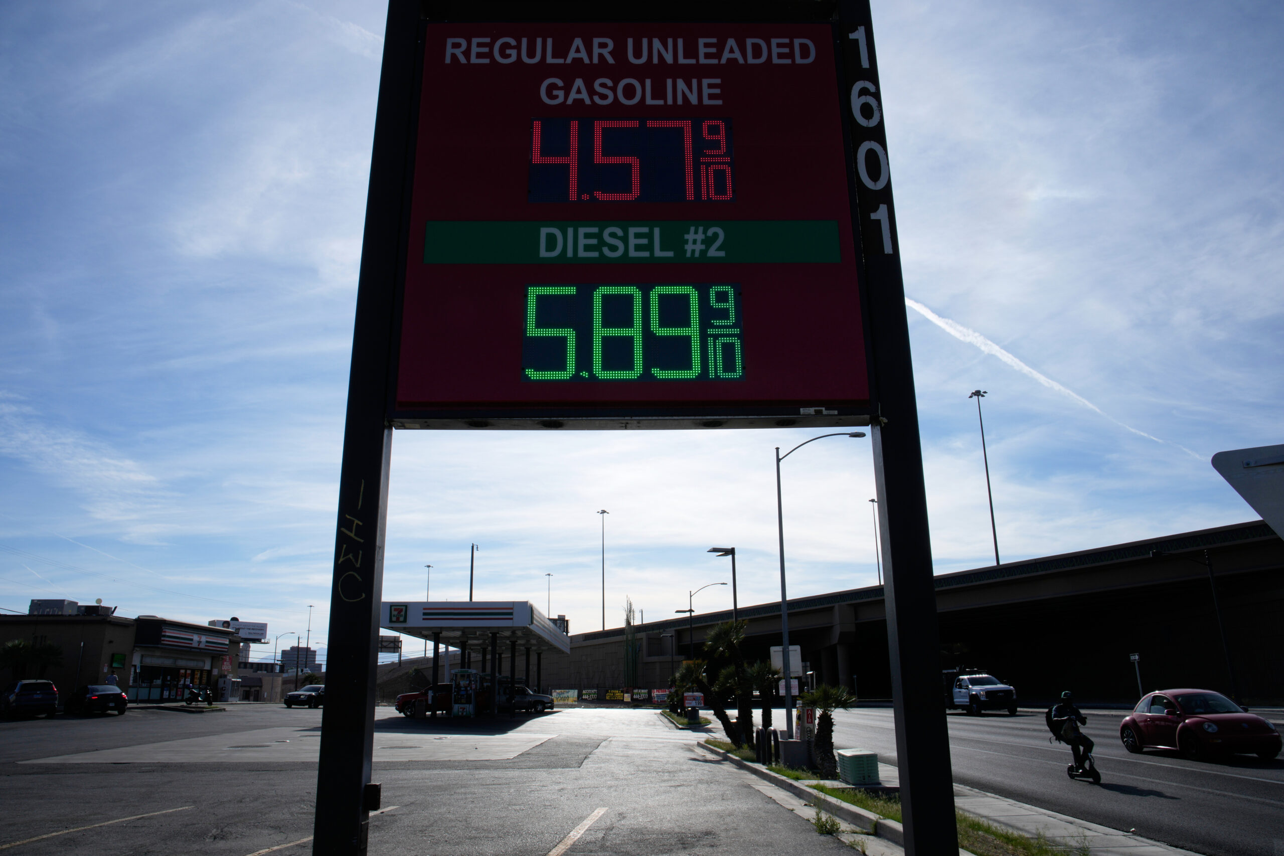 Diesel price spike raises stakes for Trump, GOP ahead of midterms