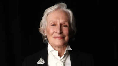 Glenn Close remembers other actors at hand, footprint ceremony:‘Says this ‘is the honor of my life’ |