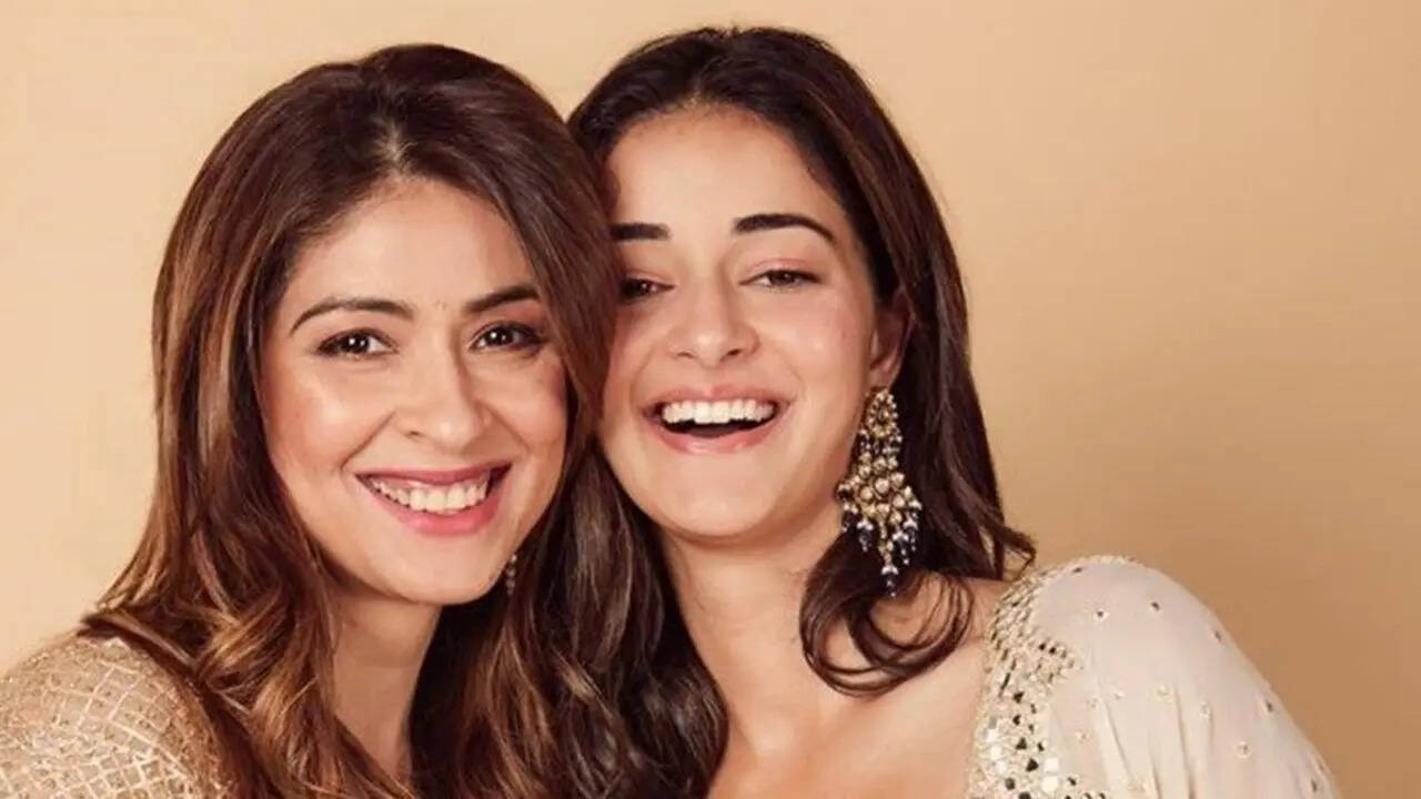 Raveena Tandon, Bhavana Pandey, Amrita Singh; Meet Bollywood’s ‘Momagers’ Who Shaped Iconic Careers