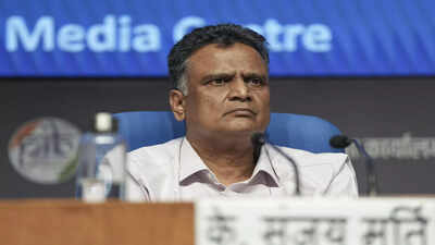 CAG: Governance is barrier in ease of urban mobility | India News