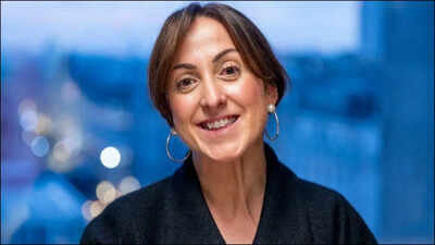 Natalie Cassidy: ‘Eastenders’ star Natalie Cassidy is training to become a professional carer after her father’s sudden passing: ‘Spurred me on to do this’ |