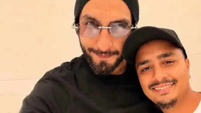 Ranveer Singh poses with fans on ‘King’ film sets in South Africa – PICS |