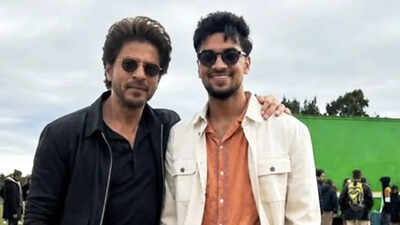 Shah Rukh Khan: ‘King’: Shah Rukh Khan ditches grey look, sports darker hair during South Africa schedule – PICS |