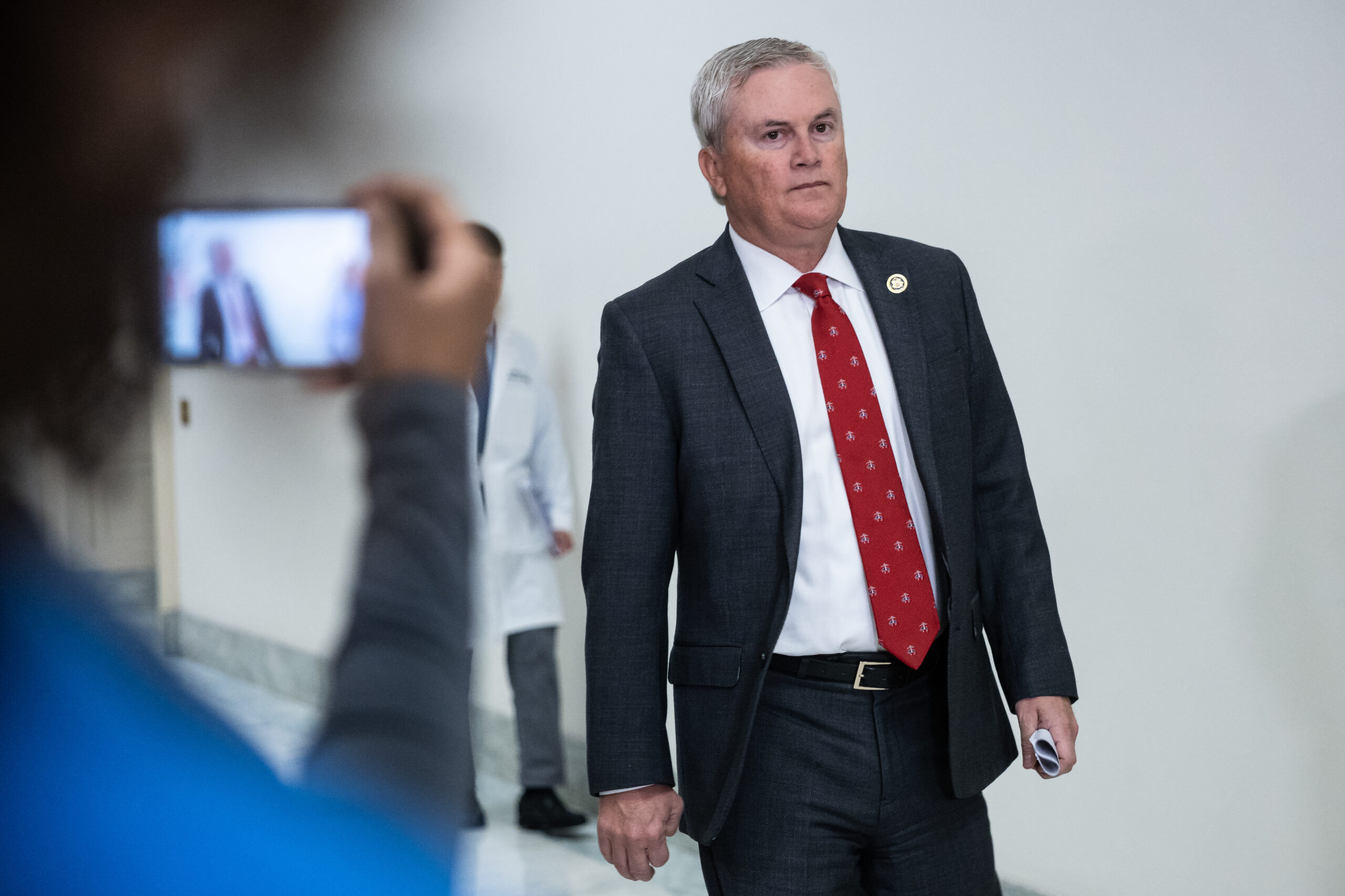 Prominent banker Les Staley asked to sit for interview in House Epstein probe