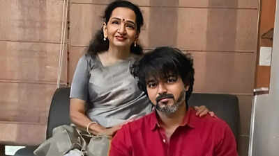 Shoba Chandrasekar: ‘Thalapathy Vijay rarely prefers night shoot’, Shoba Chandrasekar reveals ‘Jana Nayagan’ actor’s strict daily routine | Tamil Movie News