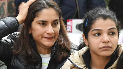 Olympic medallist Sakshi Malik finally speaks out on Vinesh Phogat debacle, seeks PM Modi’s help | More sports News