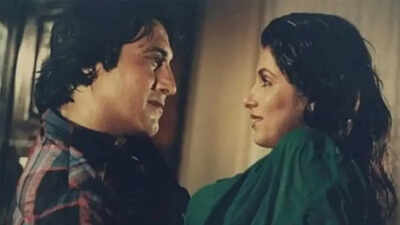 When Vinod Khanna allegedly lost control, didn’t stop kissing Dimple Kapadia even after Mahesh Bhatt said ‘cut’, leaving her shocked |
