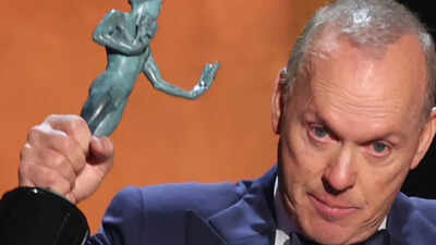 Michael Keaton: When Michael Keaton’s emotional tribute left the room completely silent: ‘This is for my nephew, Michael, and my sister, Pam, ‘ | English Movie News