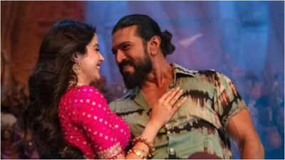 Peddi: ‘Ram Charan is s*xually lusting over her all the time’: Fans express disgust over objectification of Janhvi Kapoor in ‘Peddi’ | Hindi Movie News