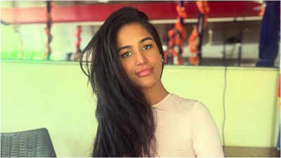 Poonam Pandey: ‘Humare periods ke pad hum’: Poonam Pandey REACTS to Pranit More’s ‘Rs 370 biryani’ controversy | Hindi Movie News