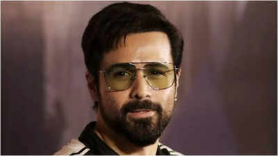 Emraan Hashmi’s film shoot in Haridwar faces trouble, the ‘cafe and bar’ signboard triggers uproar, video goes viral |