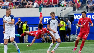 Switzerland vs Bosnia FIFA World Cup match result: Super-Sub Johan Manzambi scores two as Switzerland decimate 10-man Bosnia 4-1 | Football News