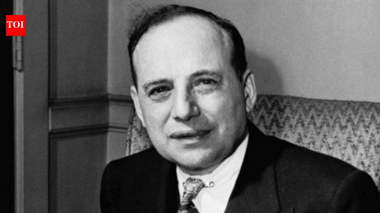 Quote of the day by Benjamin Graham: “But investing isn’t about beating others at their game. It’s about…” – the timeless wisdom of the man who taught Warren Buffett | World News