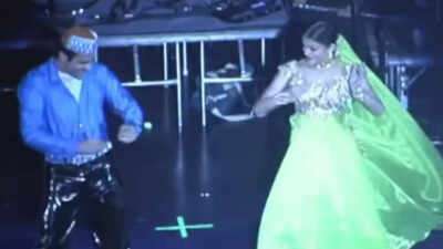 Aishwarya Rai, Akshaye Khanna’s stage performance in Miami on ‘Taal’ song goes viral, netizens react – WATCH VIDEO | Hindi Movie News