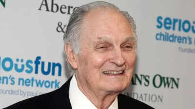 Alan Alda shares his struggles with aging and Parkinson’s disease |