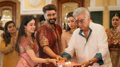 Anshula Kapoor shares inside photos from her wedding festivities as Boney Kapoor, Arjun Kapoor and Janhvi Kapoor perform aarti at mata ki chowki |